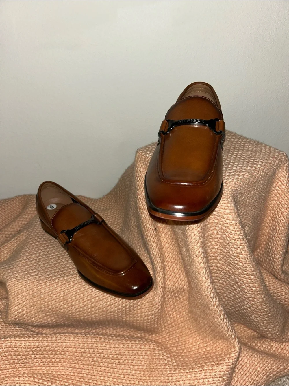 NEW Tommy Hilfiger Senner Loafer in Natural Brown Sz 9